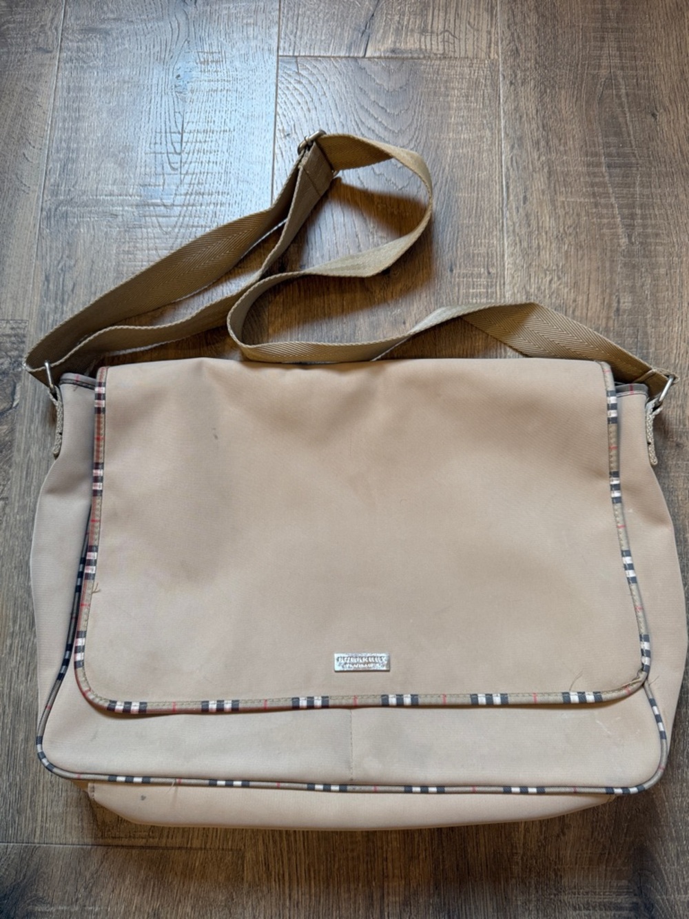 Burberry Fragrance messenger bag
